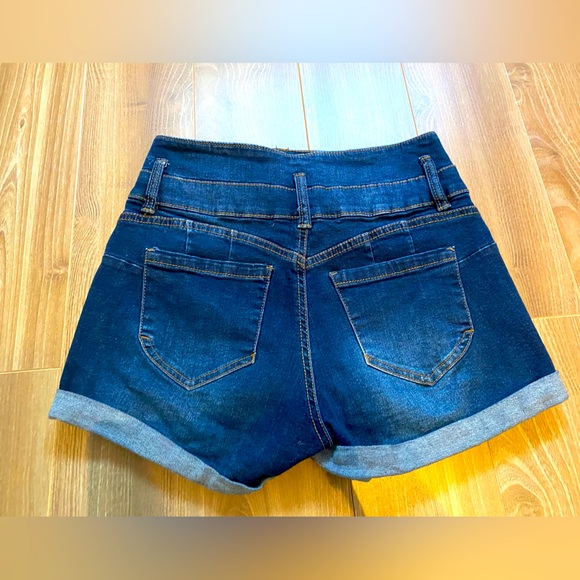 Urban planet Refuge High rise denim shorts size 1 - Picture 3 of 3